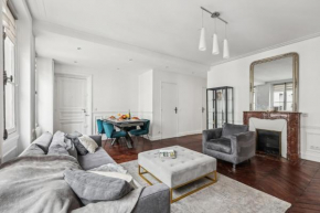BnBNook - Vast 3BR - Arc de Triomphe & Champs